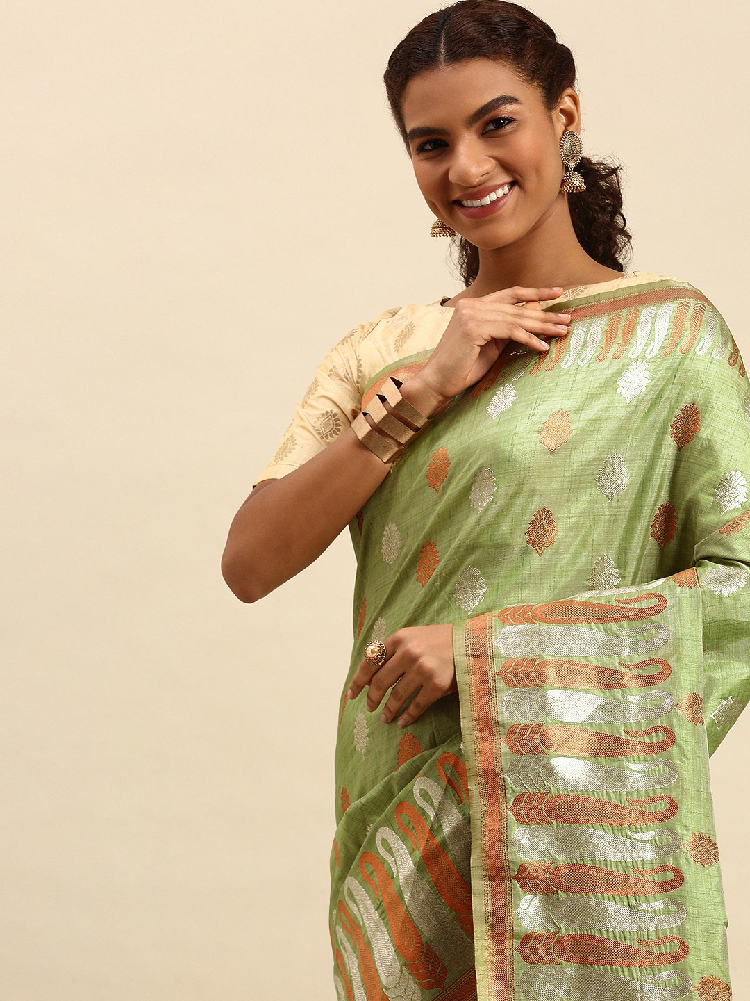 

SANGAM PRINTS Green & Coral Woven Design Silk Blend Saree