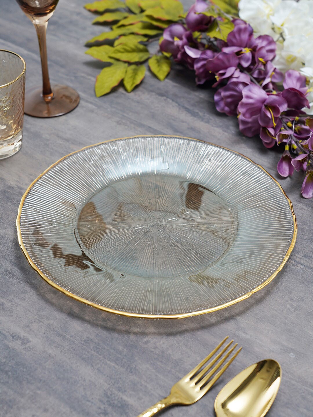 

Pure Home and Living Gold-Toned Glass Matte Dessert Plate