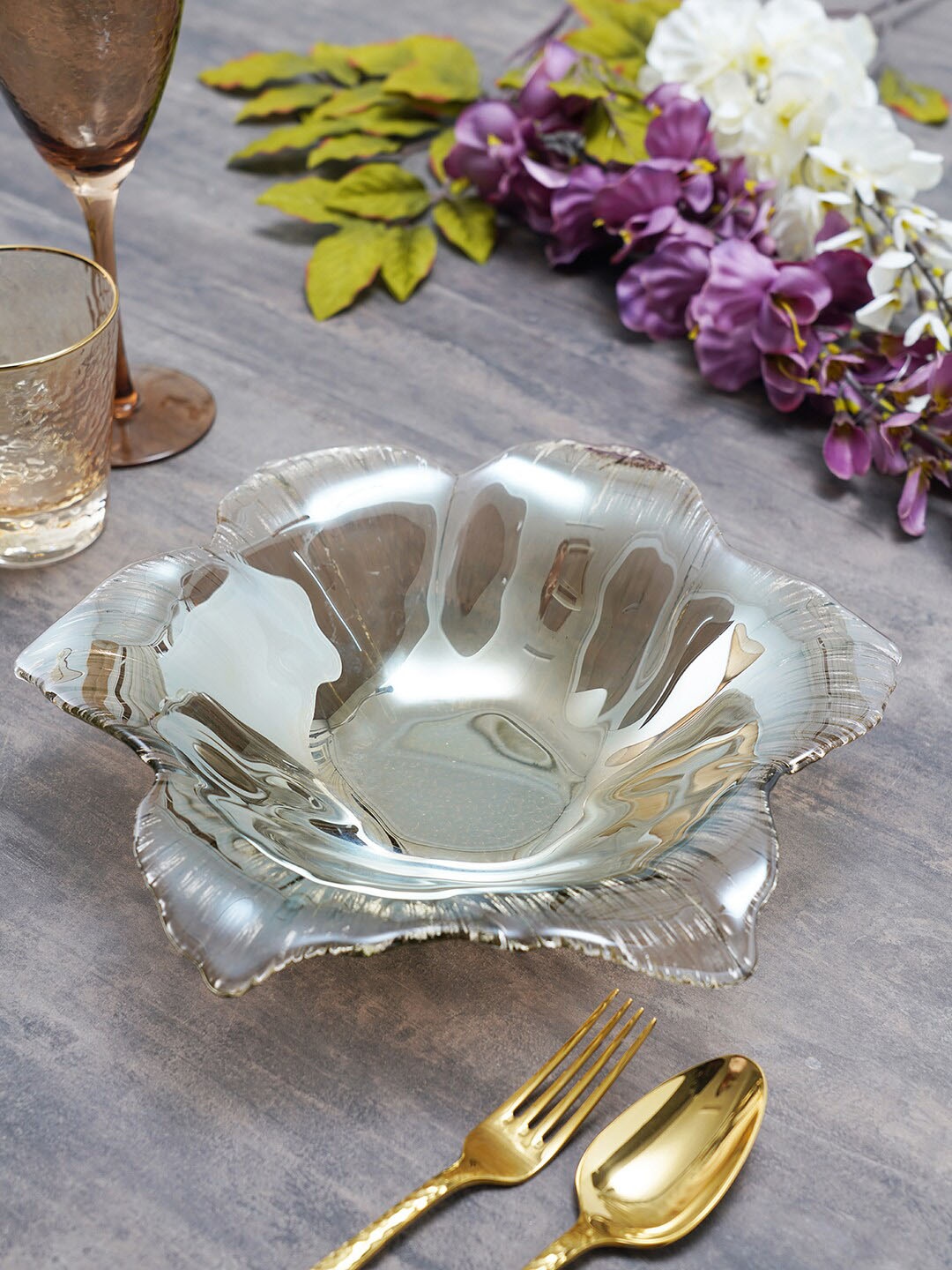 

Pure Home and Living Brown Textured Flower Serving Bowl