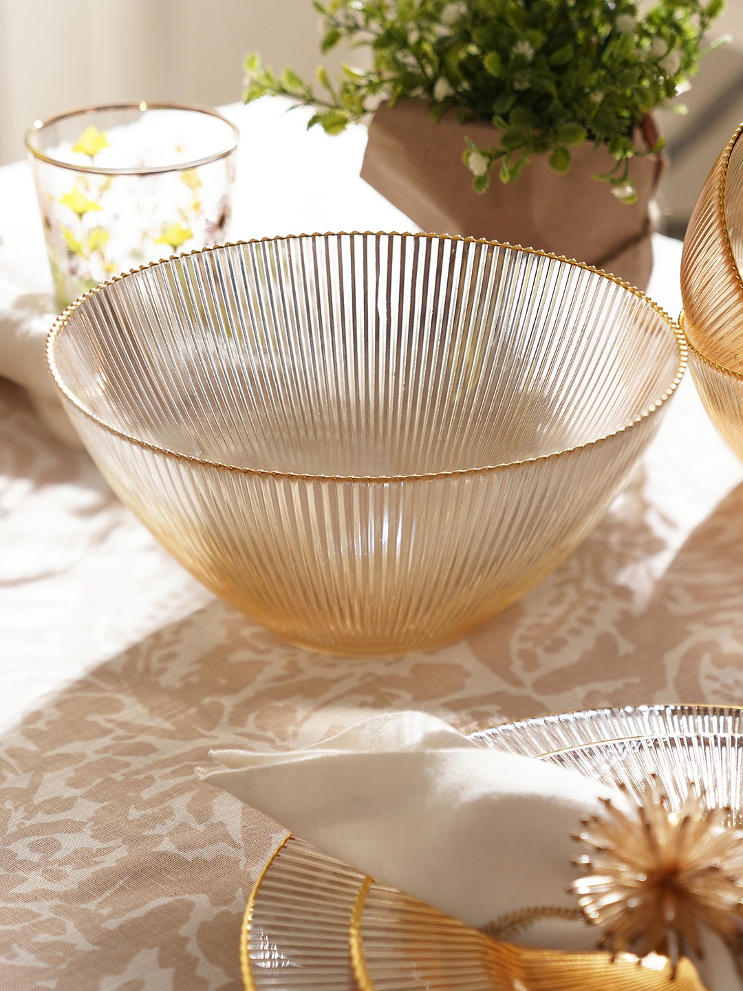 

Pure Home and Living White & Gold-Toned Solid Serving Bowl