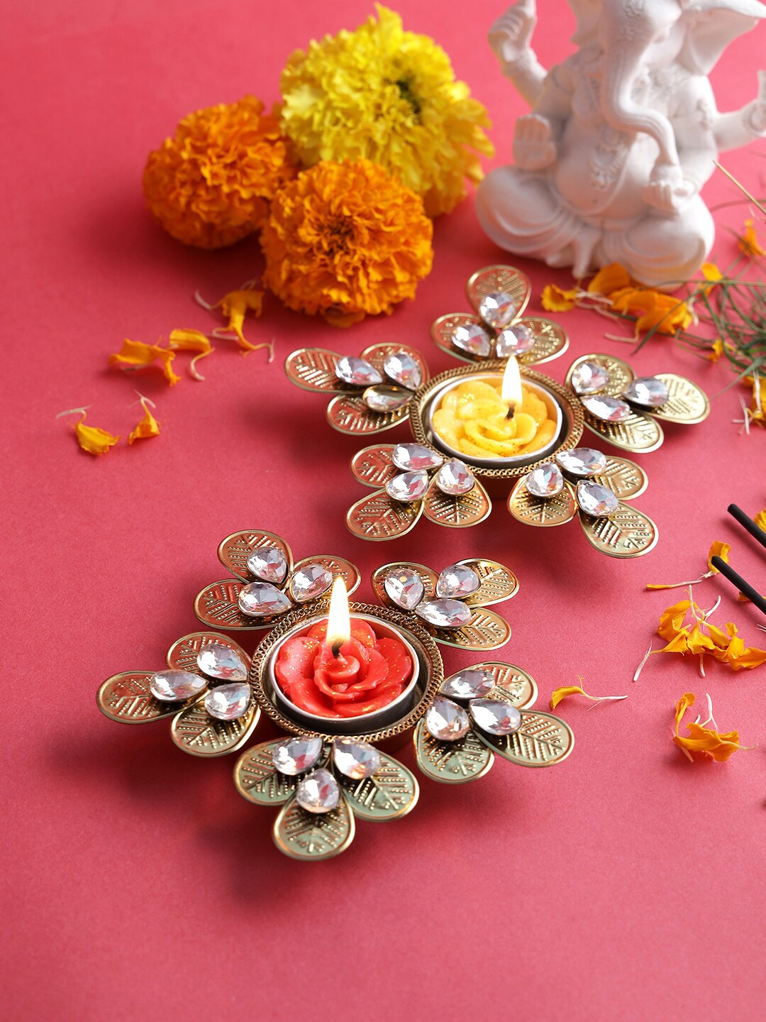 

Aapno Rajasthan Gold Set of 2 Metal Decorative Diyas