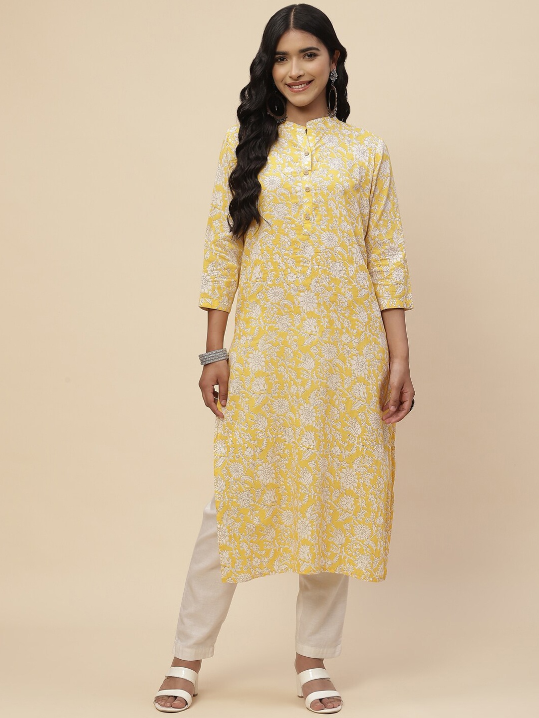 

Meena Bazaar Women Yellow Floral Printed Kurta