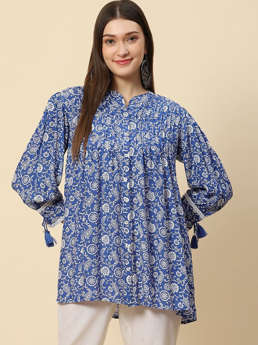 

Meena Bazaar Women Blue Floral Printed A-Line Kurta
