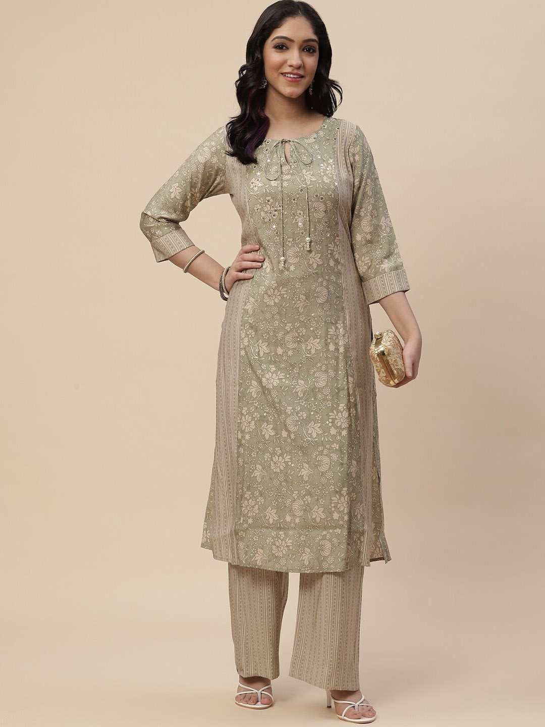 

Meena Bazaar Women Green Floral Printed Kurta with Palazzos