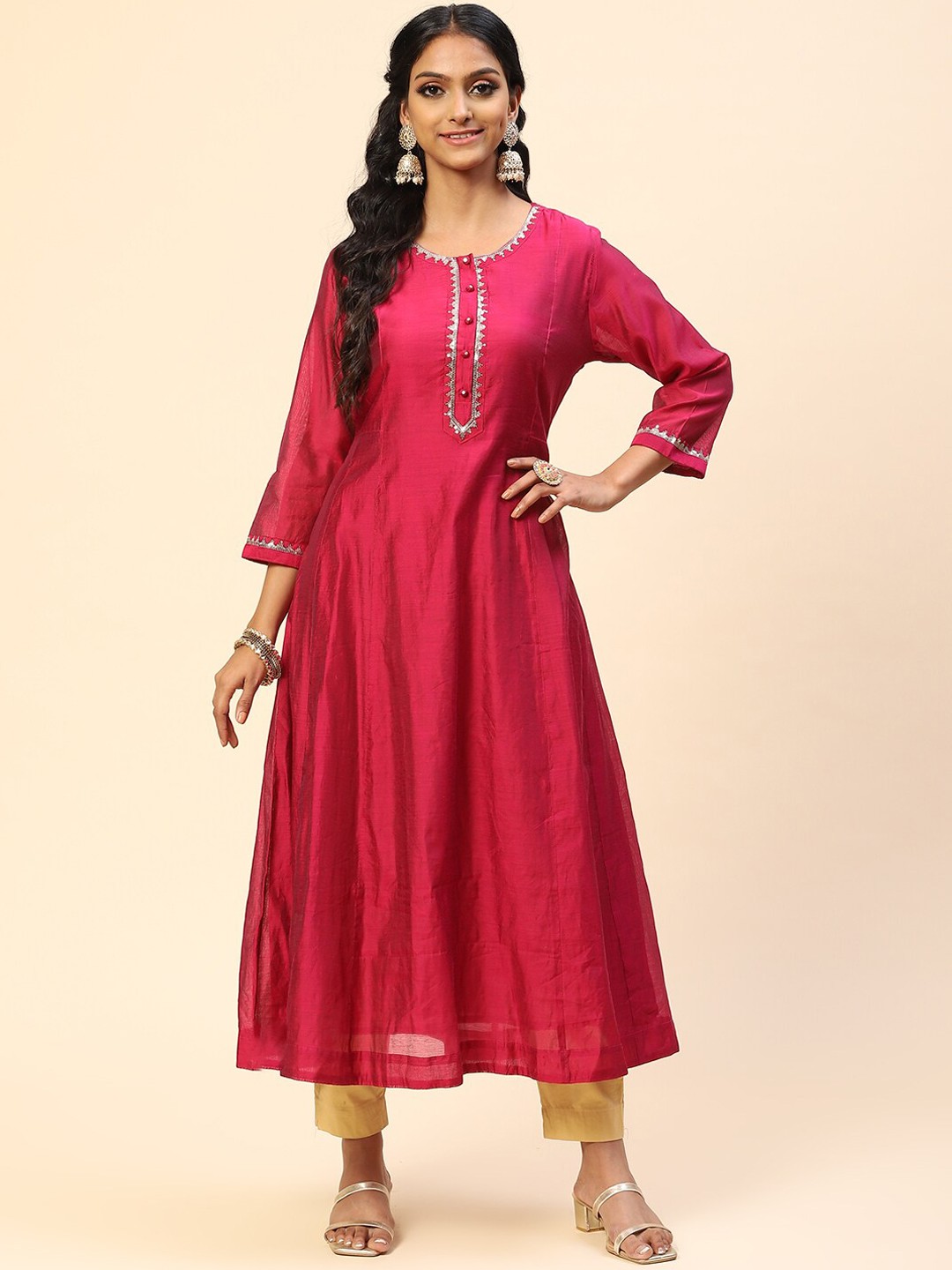 

Meena Bazaar Women Pink & Silver-Toned Chanderi Silk Kurta