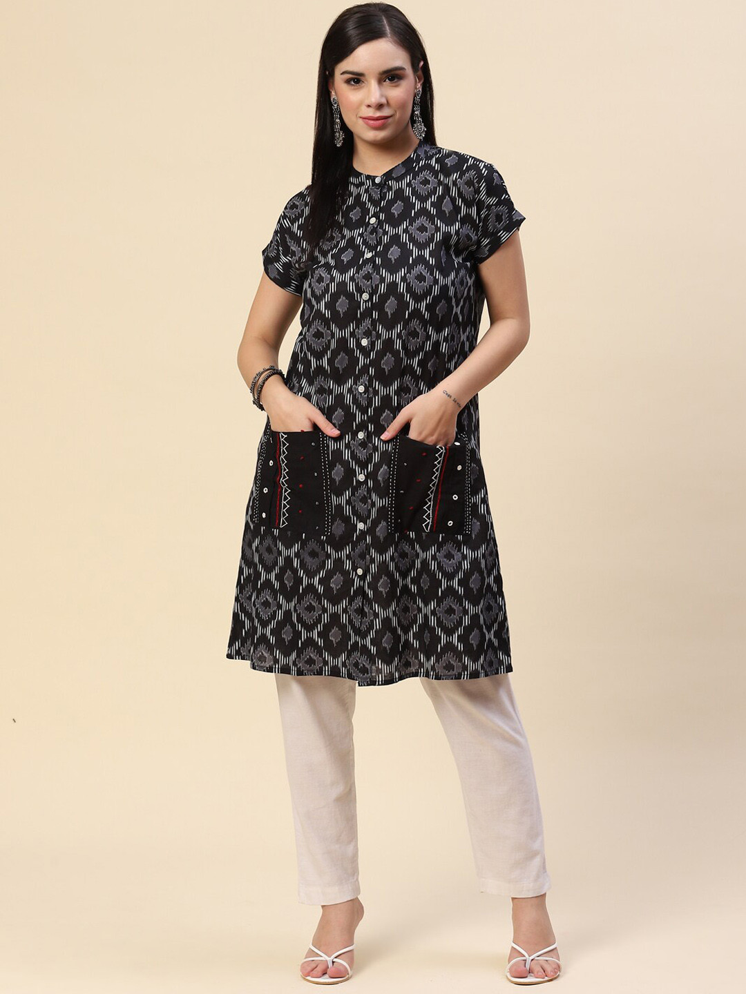 

Meena Bazaar Geometric Printed Kurta, Black