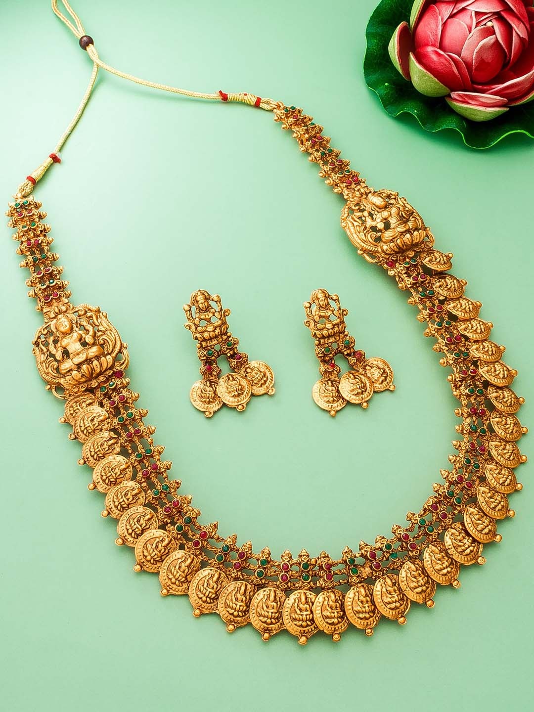

aadita Women Gold-Plated & Red Stone-Studded Jewellery Set