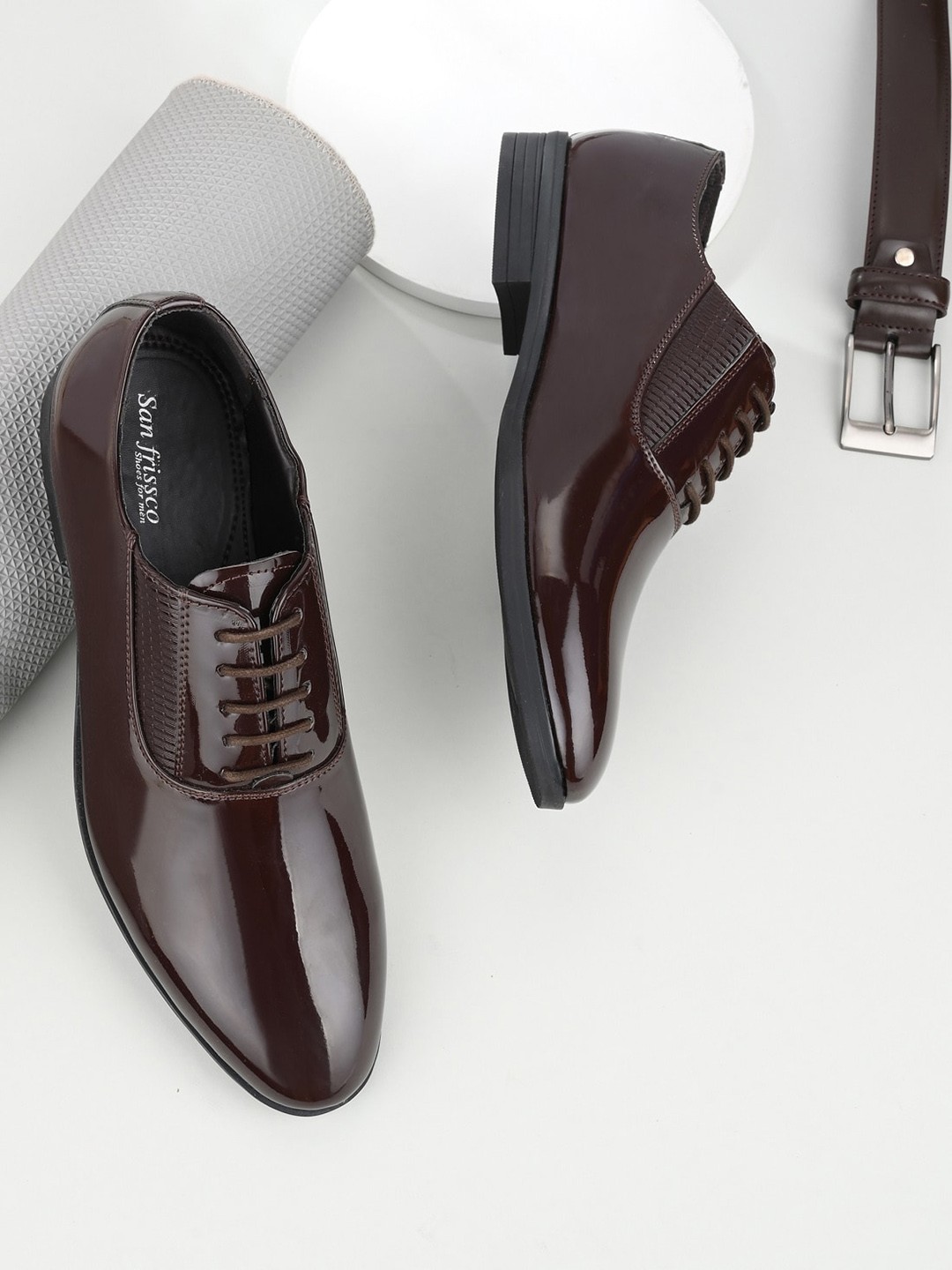 

San Frissco Men Brown Solid Derbys