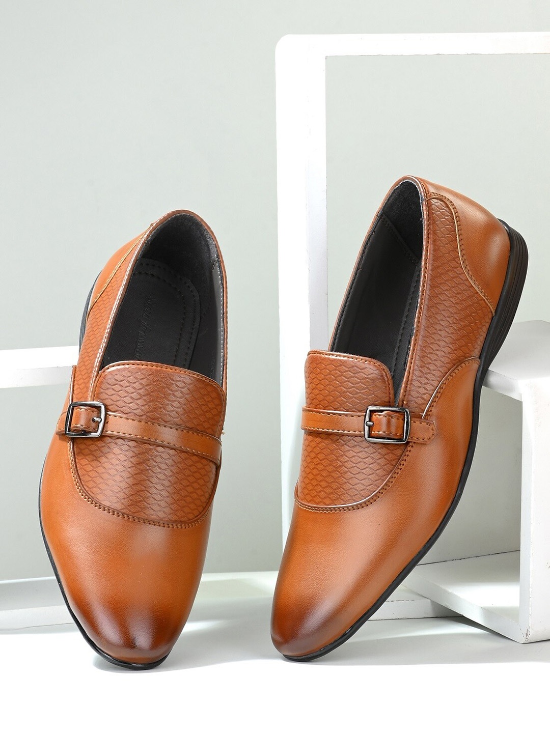 

San Frissco Men Tan Brown Textured Formal Loafers