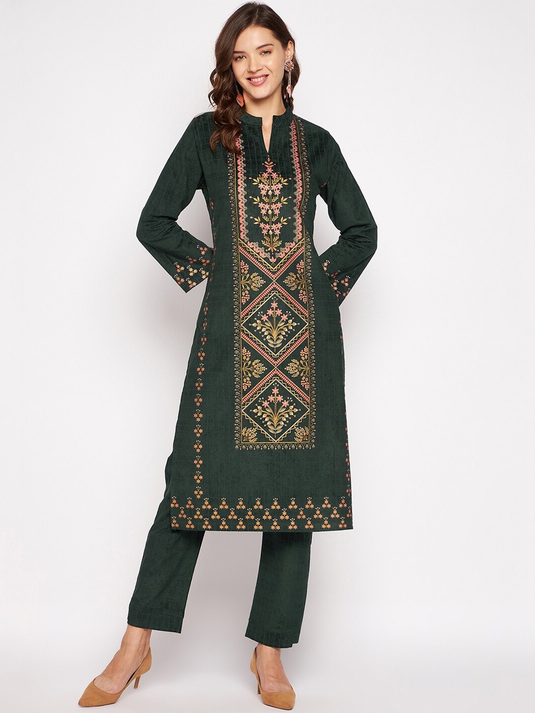 

Zigo Winter Wear Women Green Floral Printed Velvet Kurta with Trouser