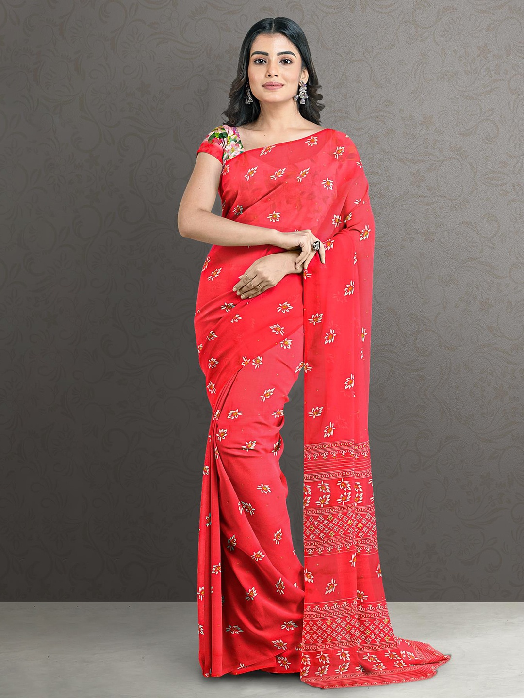 

Kalamandir Pink & White Floral Silk Blend Saree