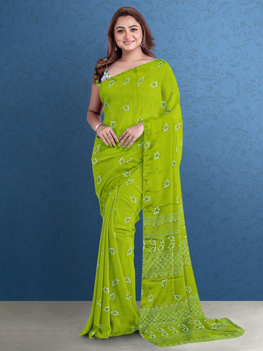 

Kalamandir Olive Green & Off White Floral Printed Zari Silk Blend Saree