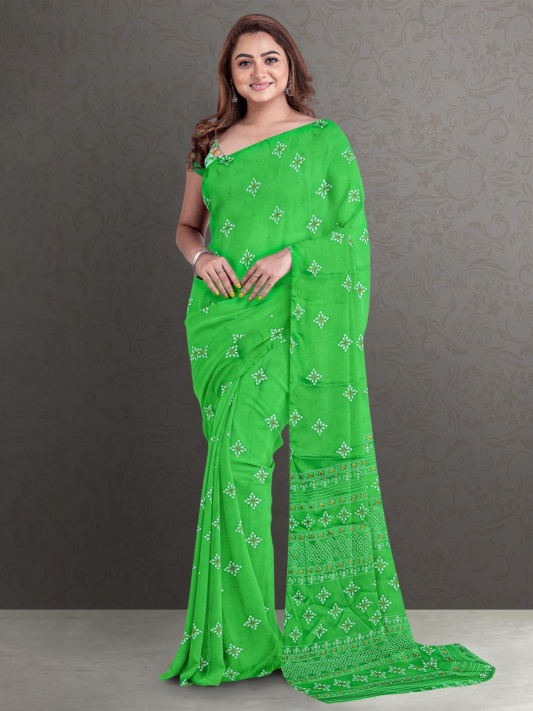 

Kalamandir Green & Off White Floral Printed Silk Blend Saree