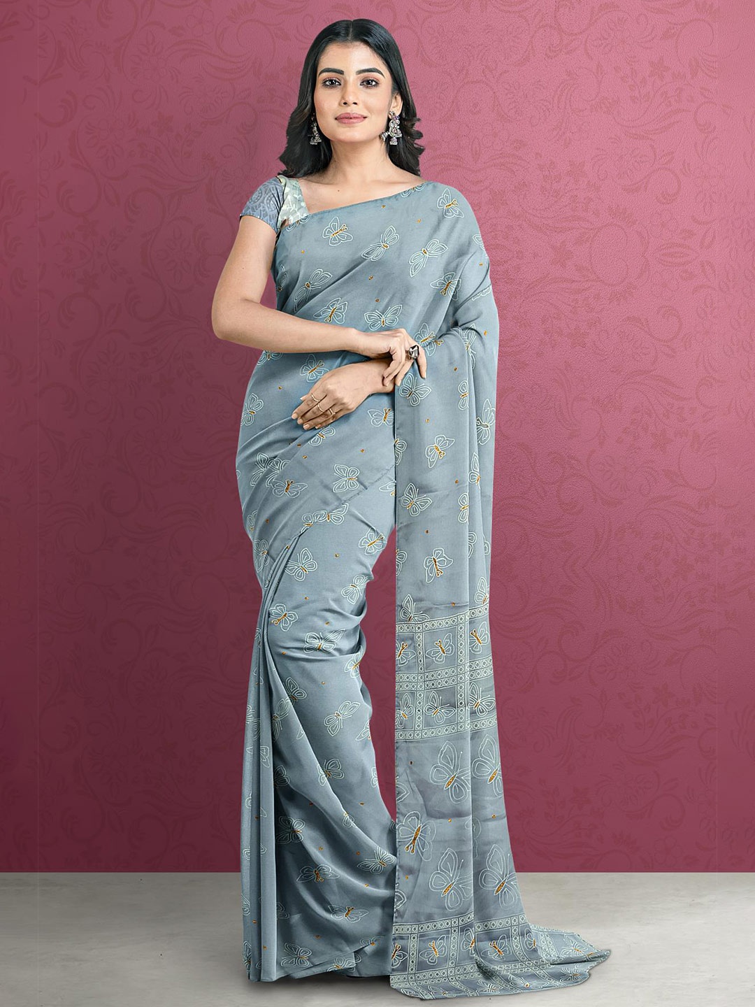 

Kalamandir Grey & White Silk Blend Saree