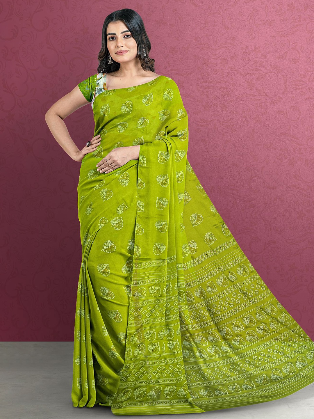 

Kalamandir Women Olive Green & White Floral Silk Blend Saree