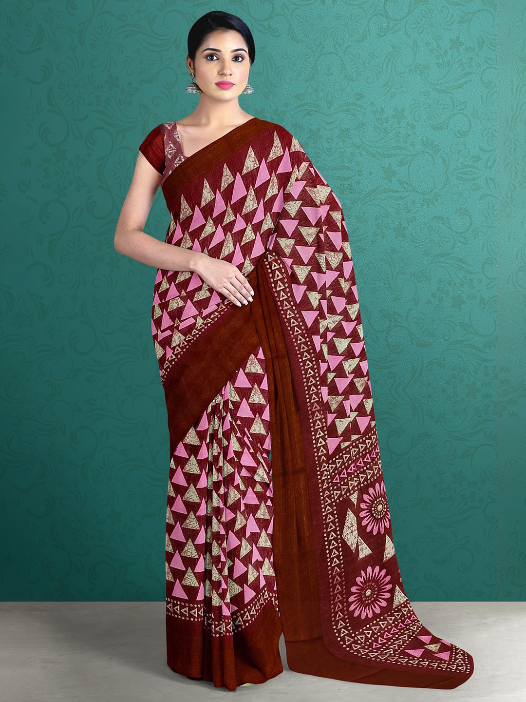 

Kalamandir Women Maroon & Pink Geometric Cotton Blend Saree