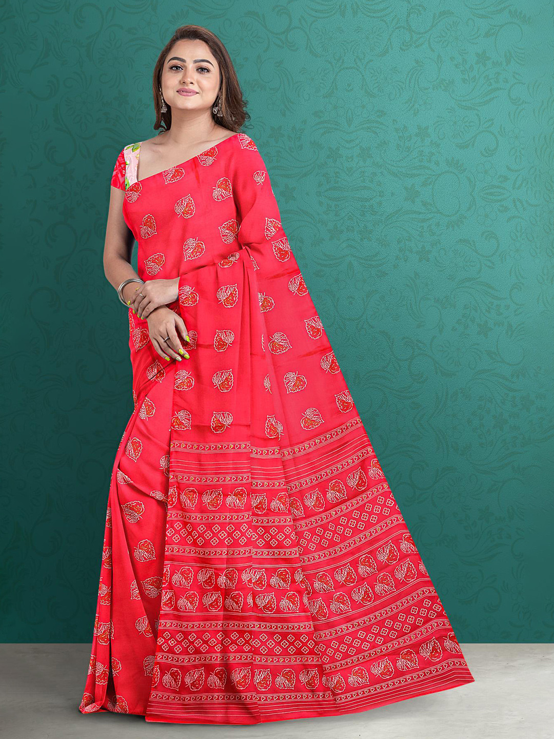 

Kalamandir Pink & Off White Floral Silk Blend Saree