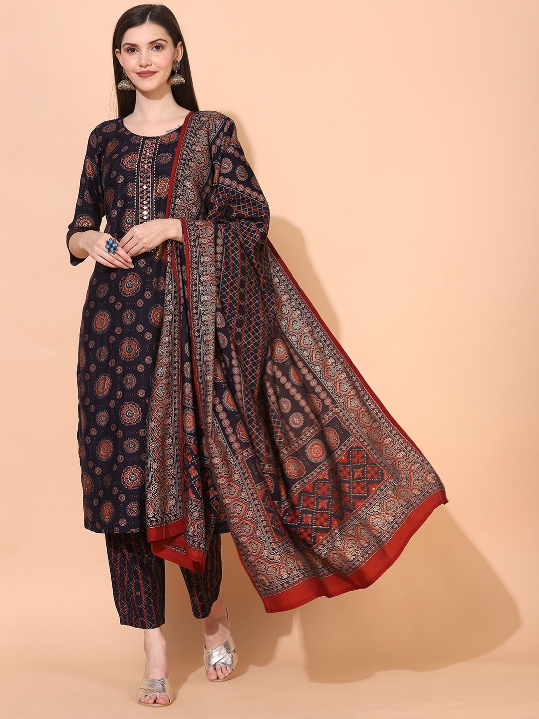

FASHOR Women Violet Ethnic Motifs Printed Kurta with Trousers & Dupatta