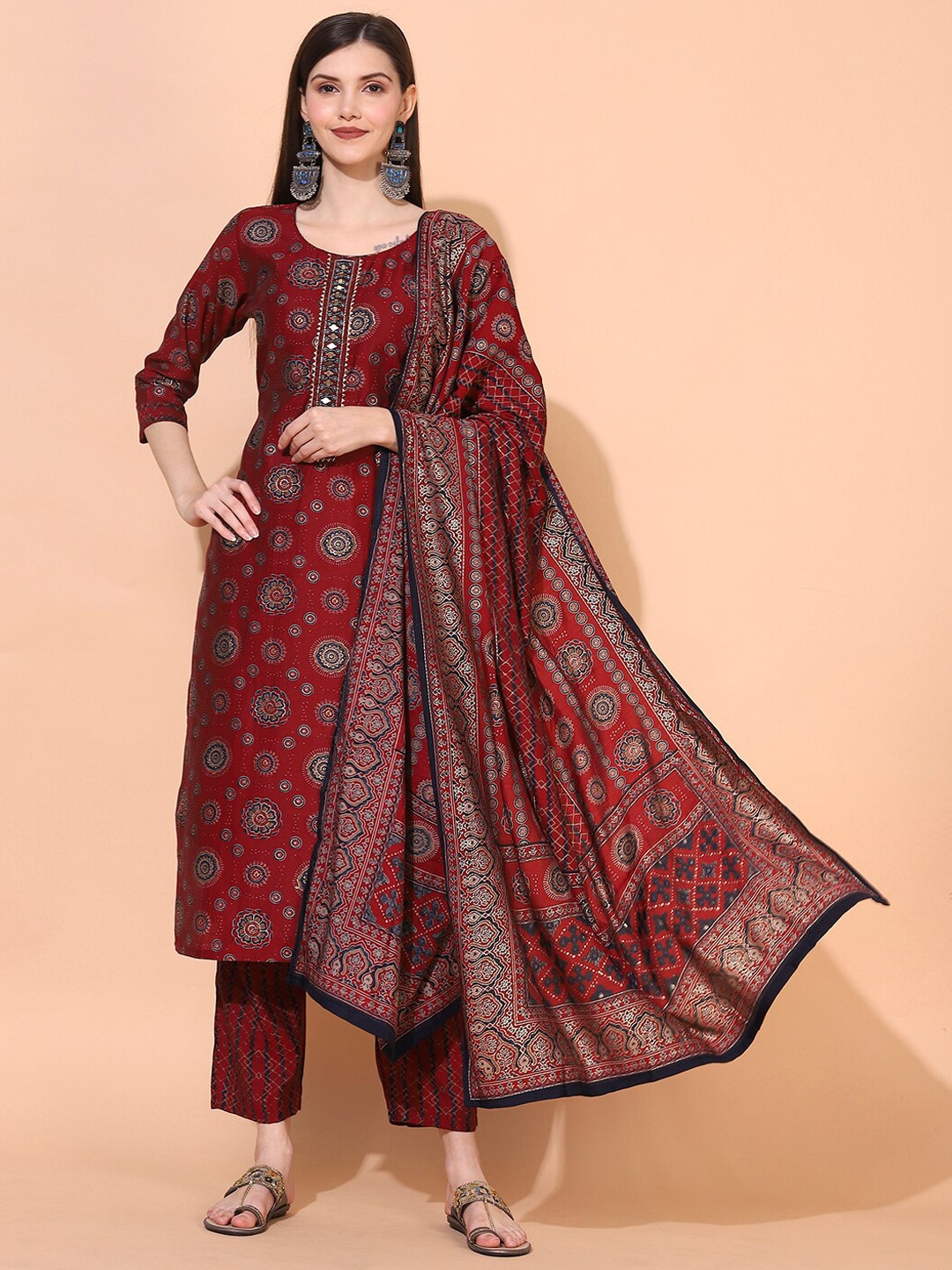 

FASHOR Women Maroon Floral Printed Kurta with Trousers & With Dupatta