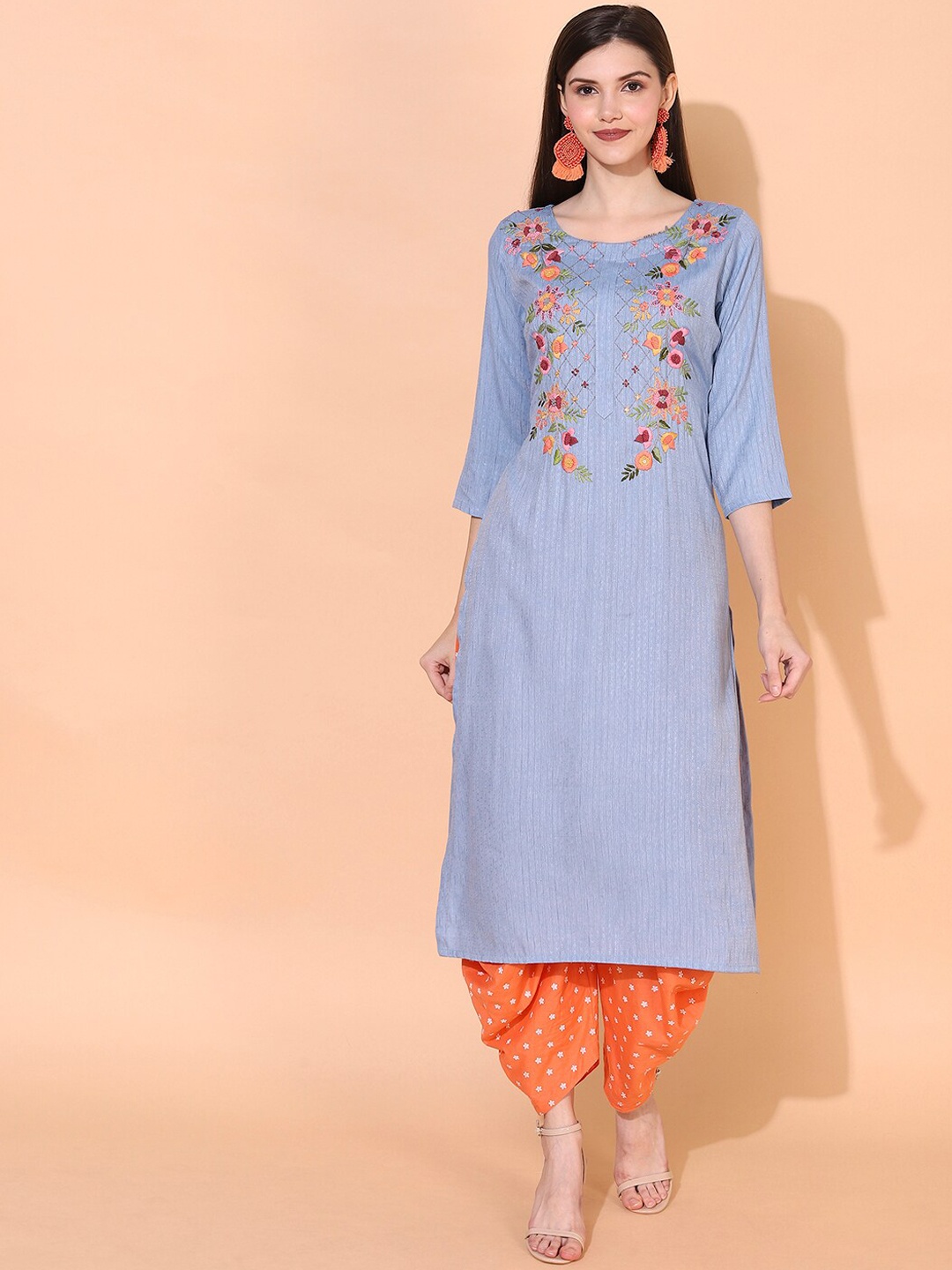 

FASHOR Women Blue Floral Embroidered Kurta