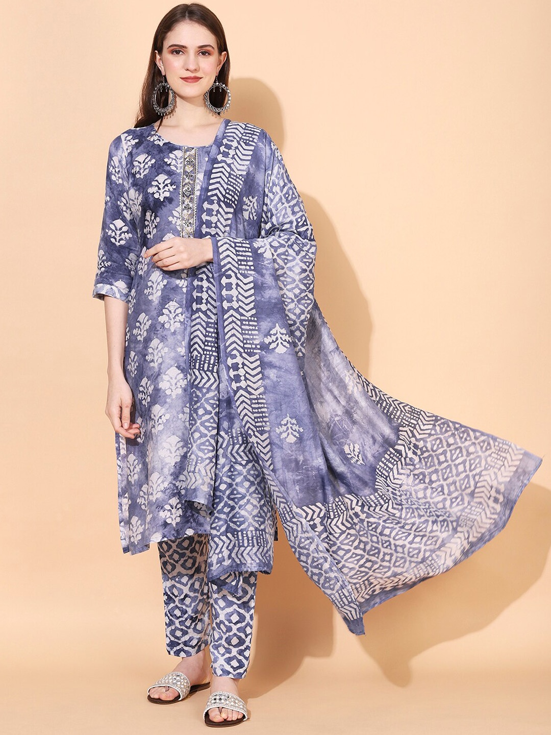 

FASHOR Women Violet & White Printed Straight Kurta with Trousers & With Dupatta