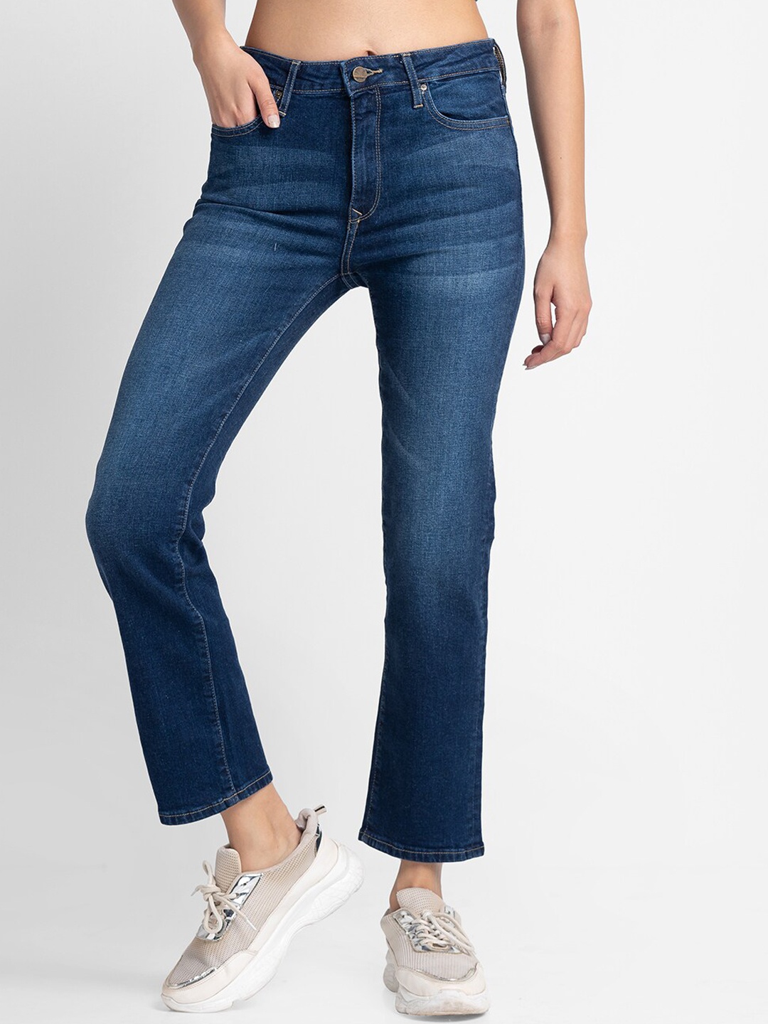 

SPYKAR Women Blue Straight Fit Light Fade Jeans