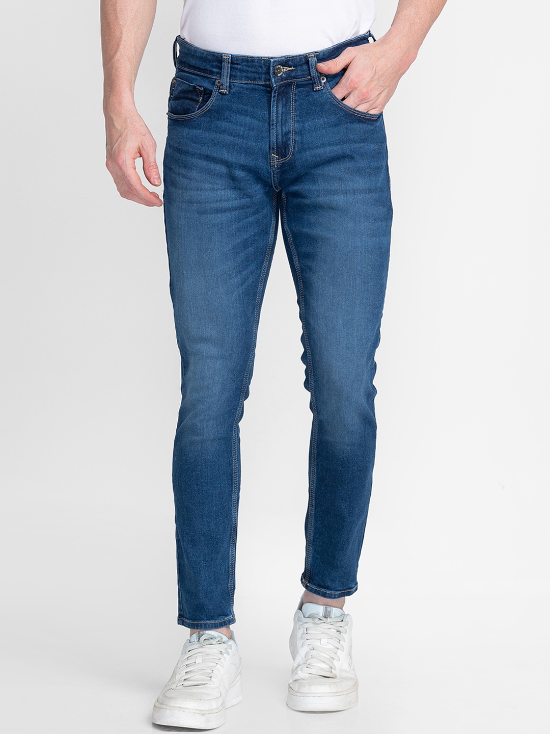 

SPYKAR Men Blue Slim Fit Light Fade Jeans