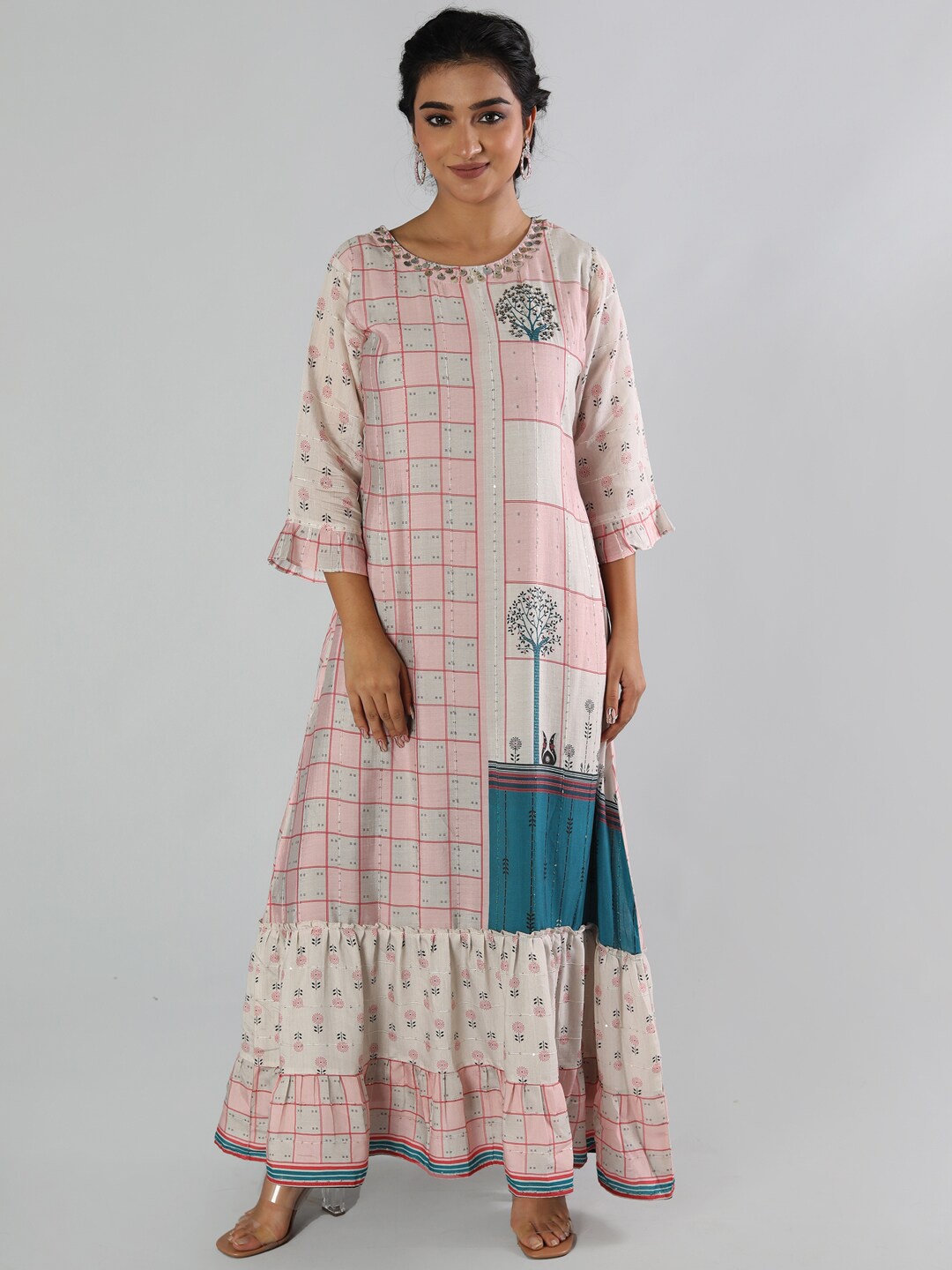 

taruni Women Pink & Off White Floral Printed Ethnic Dress