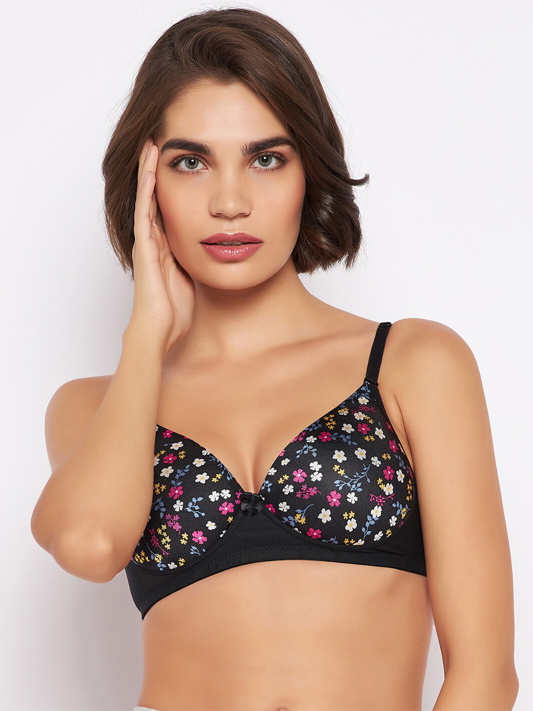 

Clovia Level 1 Floral Printed Padded Non-Wired Full Cup Multiway T-Shirt Bra BR2023Z1332E, Black