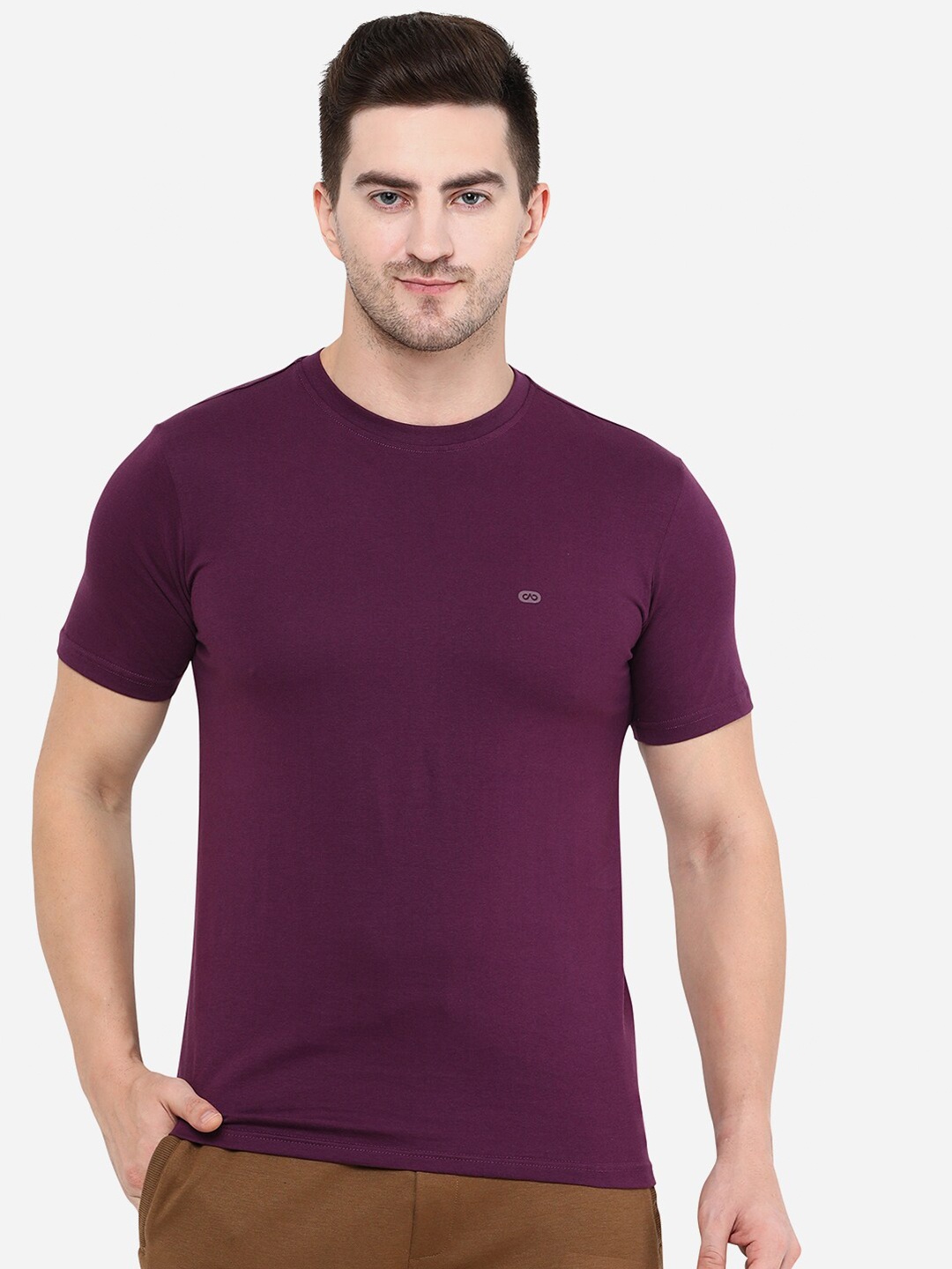 

JADE BLUE Men Purple Solid Slim Fit Round Neck Cotton T-shirt