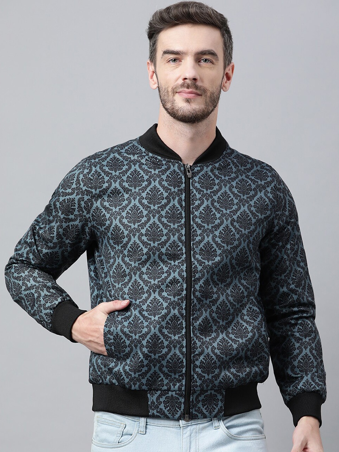 

Hangup Men Black & Blue Printed Pullover Sweater