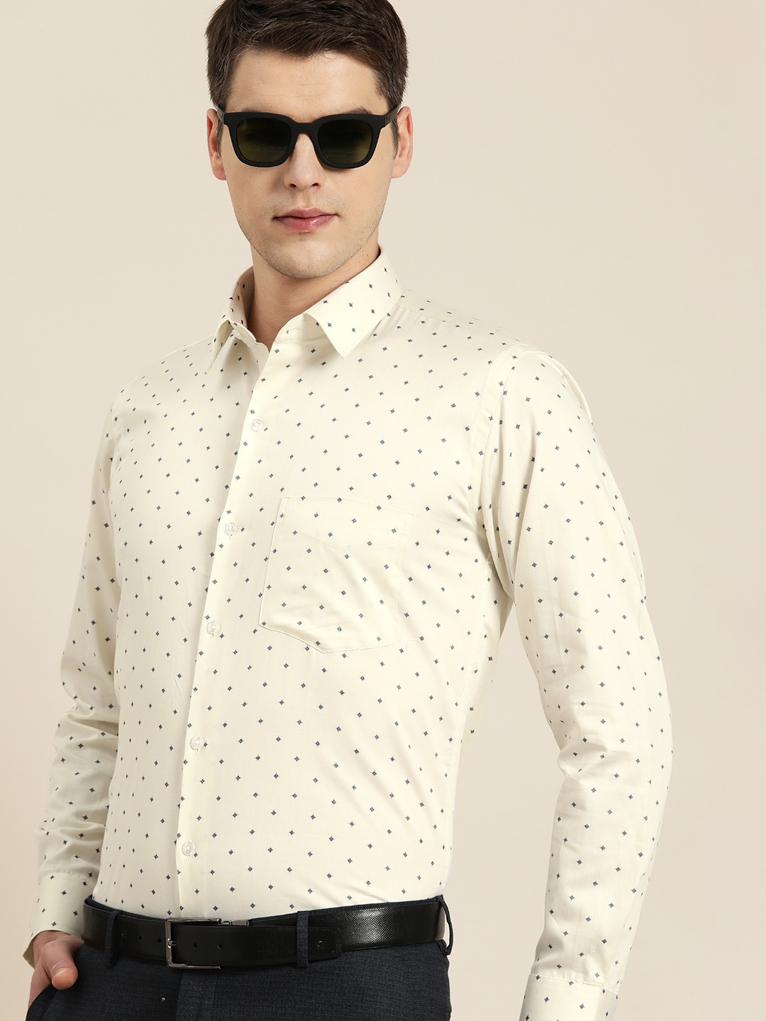 

Hancock Men Cream-Coloured Slim Fit Printed Party Shirt