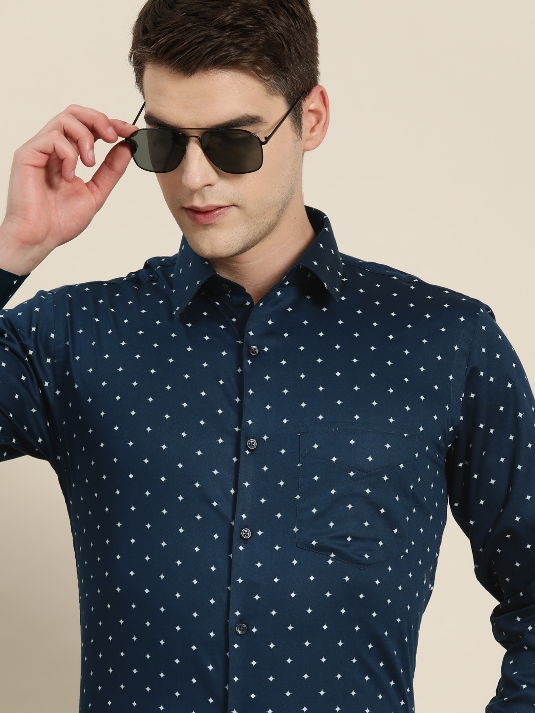 

Hancock Men Navy Blue Slim Fit Printed Satin Party Shirt
