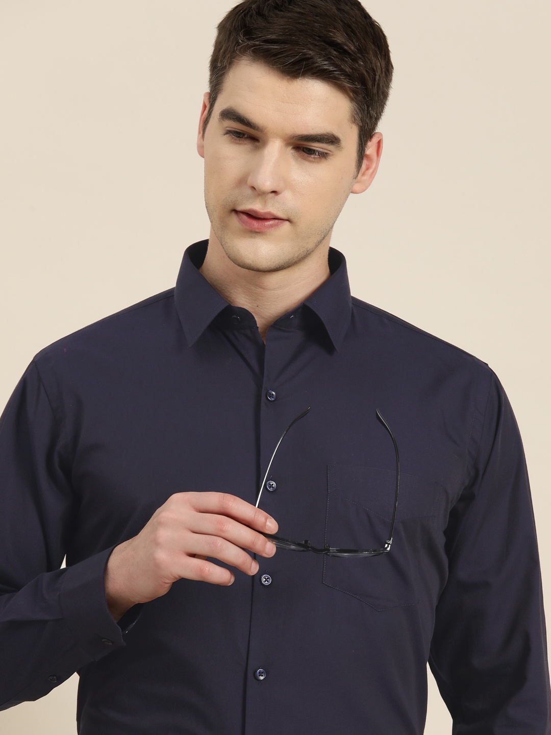 

Hancock Men Navy Blue Solid Two-Toned Chambray Pure Cotton Slim Fit Formal Shirt