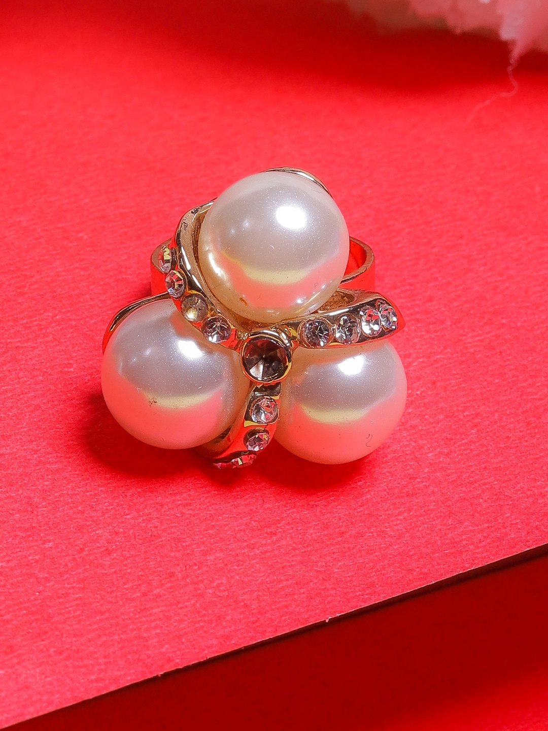 

DIVA WALK EXCLUSIVE Women Gold-Toned & White Gold-Plated CZ-Studded Pearl Finger Ring