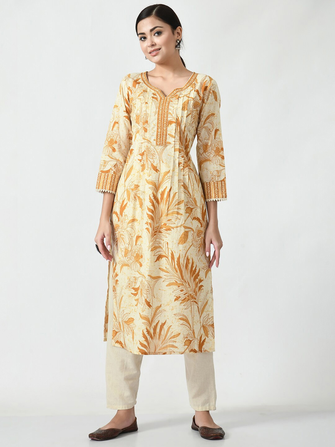 

MEESAN Women Mustard Yellow & White Floral Printed Pure Cotton Kurta