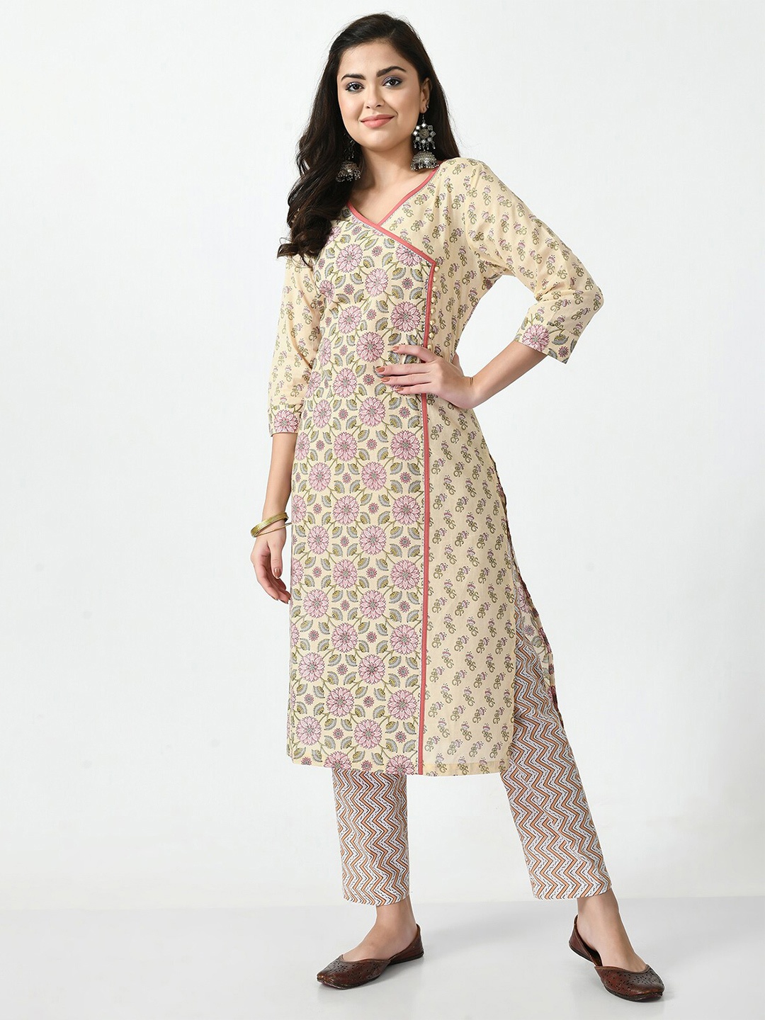 

MEESAN Women Cream-Coloured & Pink Floral Printed Pure Cotton Kurta