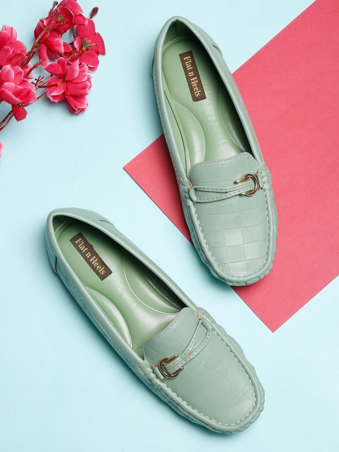 

Flat n Heels Women Green Solid Loafers