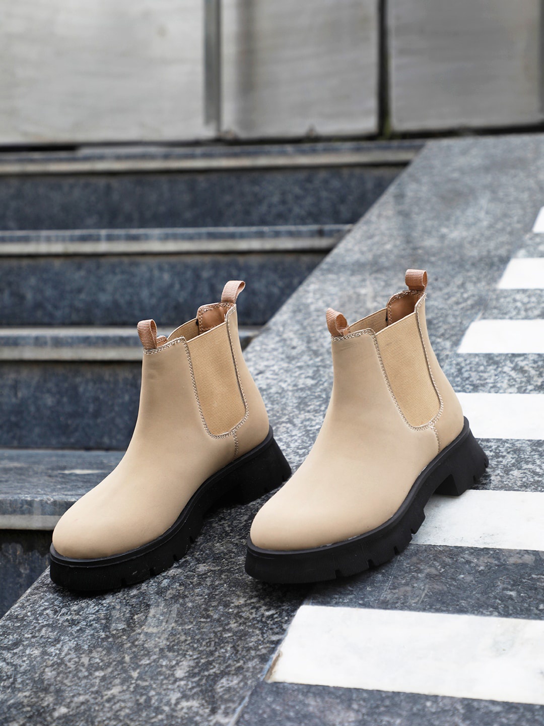 

DressBerry Women Beige Faux Leather Chelsea Boots