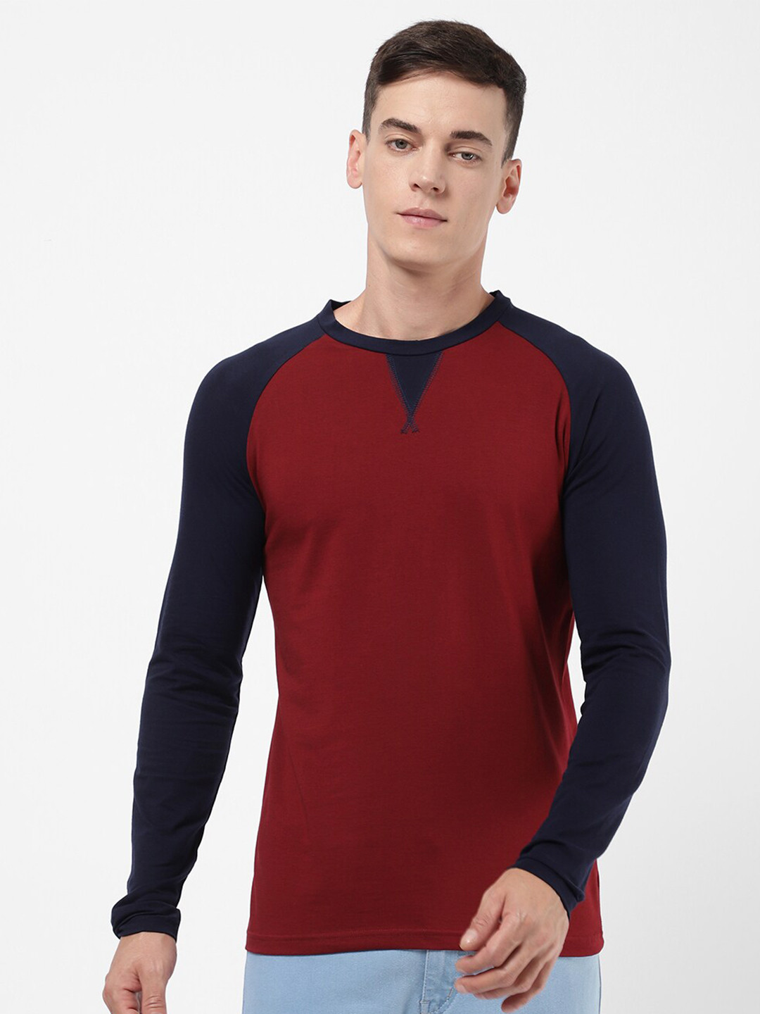 

R&B Men Purple Colourblocked T-shirt