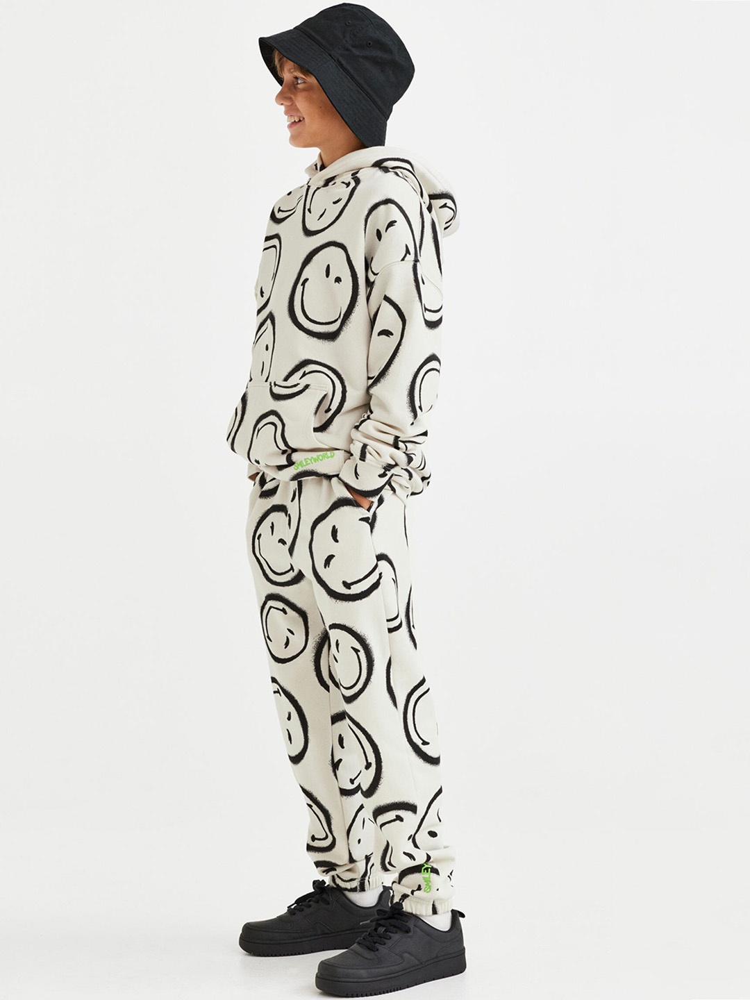 

H&M Boys Printed Joggers, Beige