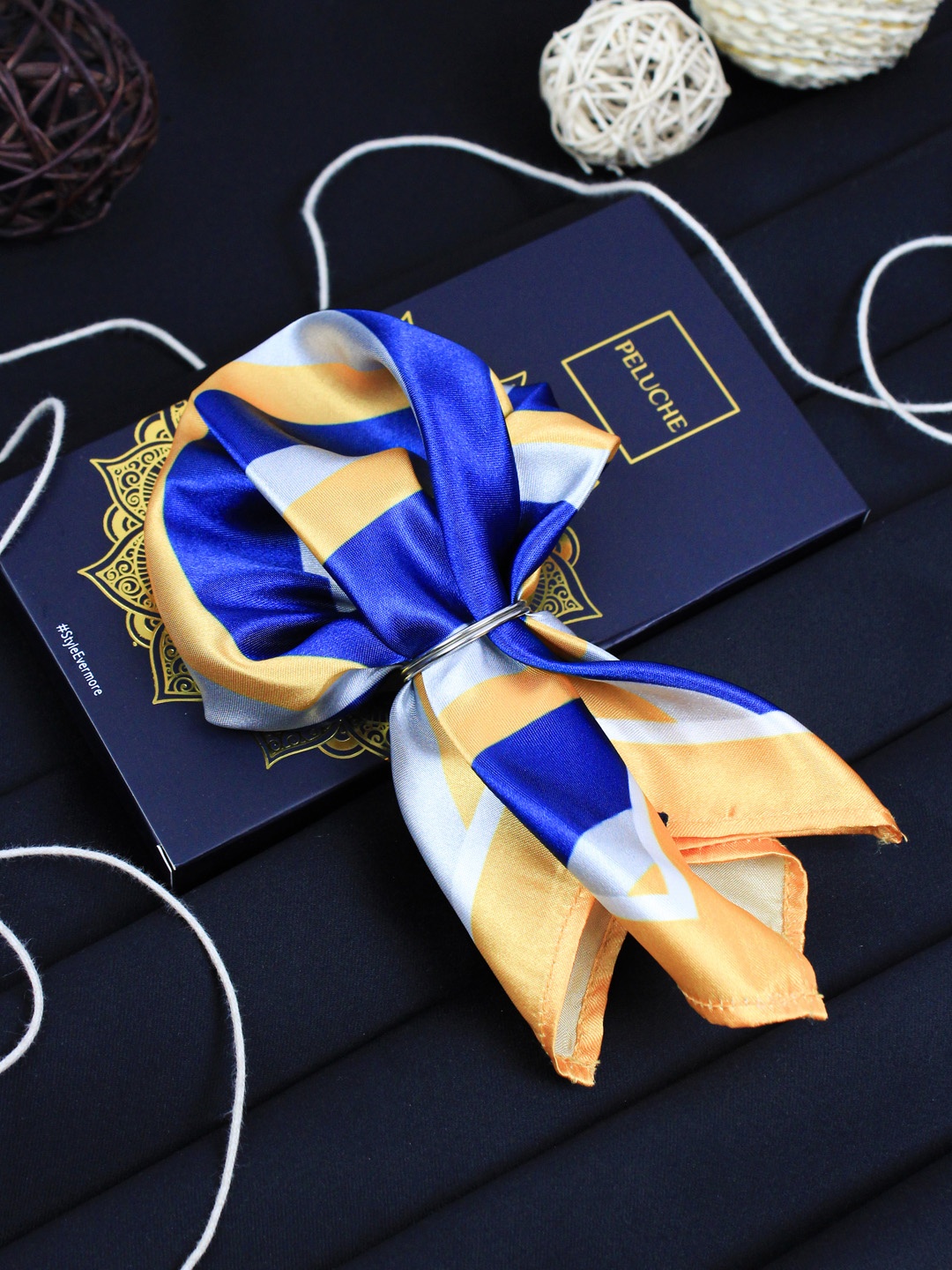 

PELUCHE Men Yellow & Blue Striped Pocket Square