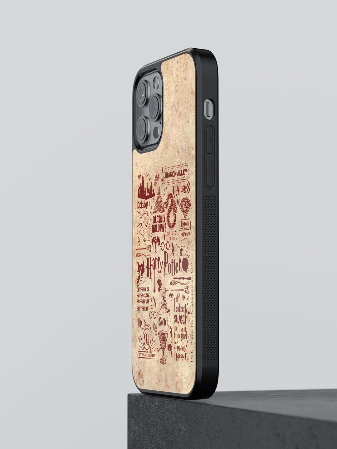 

macmerise Beige & Red Harry Potter Infographic Design iPhone 12 Pro Bumper Phone Back Case