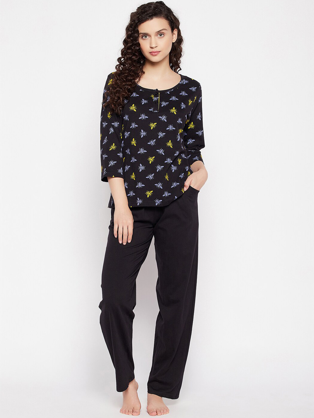 

Clovia Women Pure Cotton Fly Print Top & Solid Pyjama Set, Black