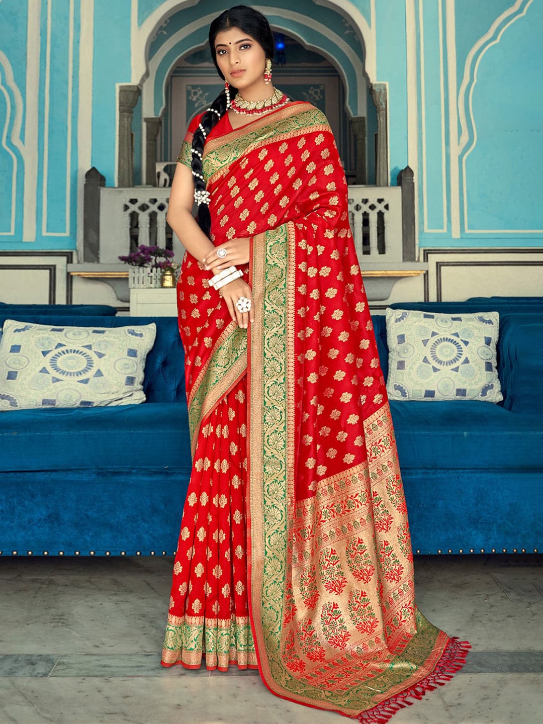 

KARAGIRI Red & Green Woven Design Zari Silk Blend Banarasi Saree