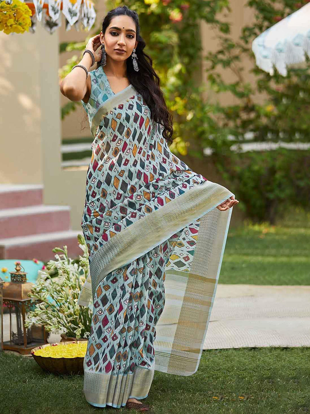 

KARAGIRI Blue & Pink Geometric Printed Linen Blend Saree