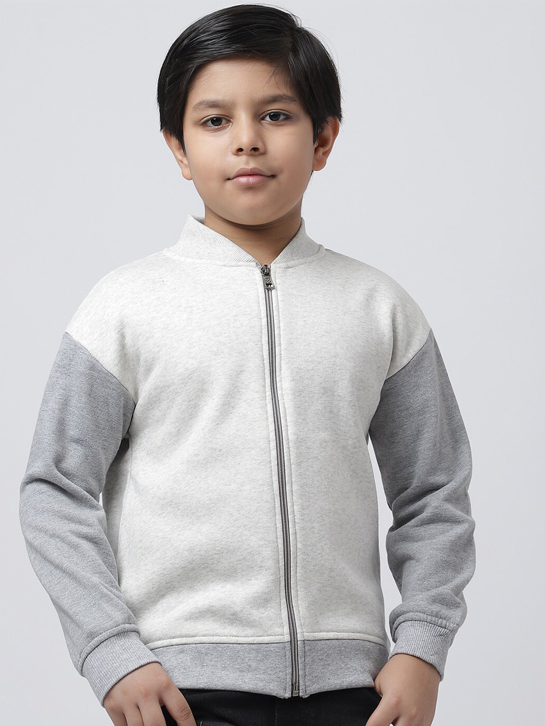 

Rute Boys Off White Colourblocked Sweatshirt