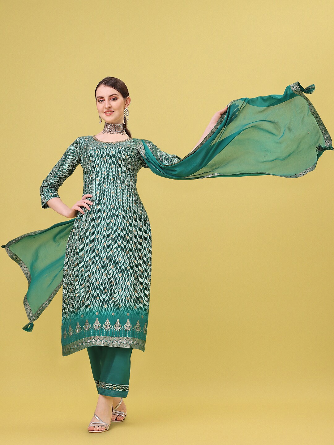 

Seerat Women Green Printed Pure Silk Kurta with Trousers & With Dupatta