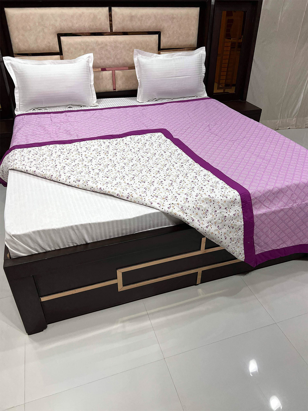 

Pure Decor White & Purple Floral AC Room 300 GSM Cotton Double Bed Dohar