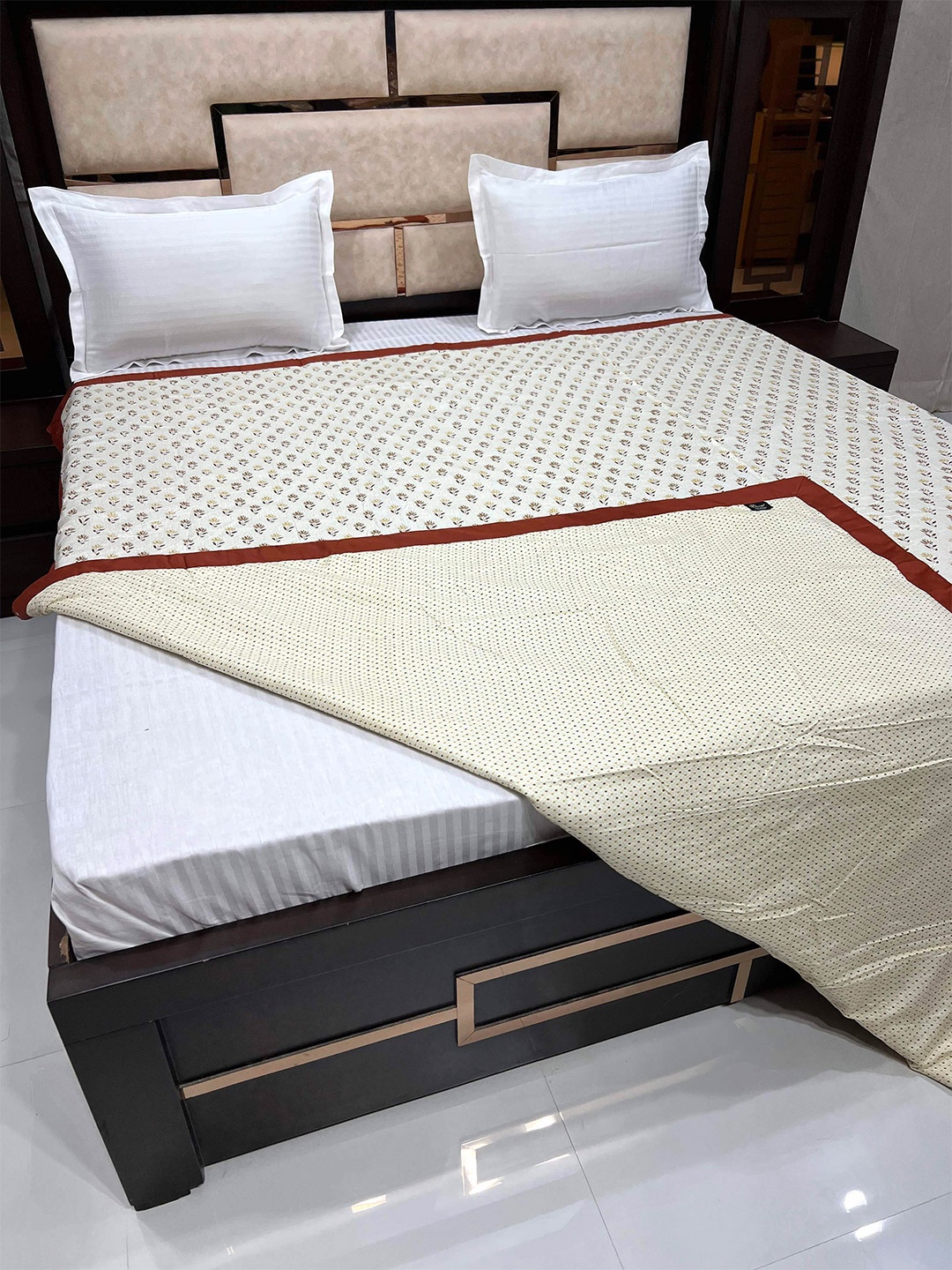 

Pure Decor Yellow & Brown Floral AC Room 300 GSM Cotton Double Bed Dohar